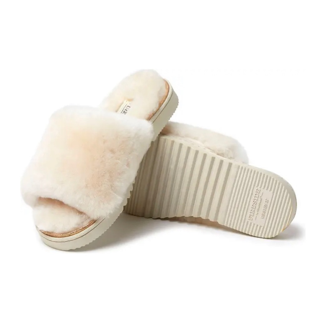 Cairns Genuine Shearling Slipper Sandal
FIRESIDE BY DEARFOAMS